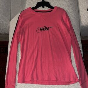 pink nike top